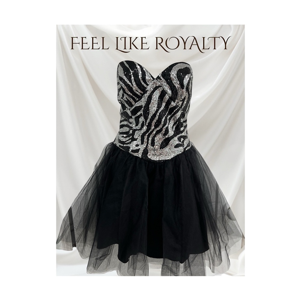 Elegant Black and Silver Prom Dress in Size Large Juniors New Years Eve Clubbing